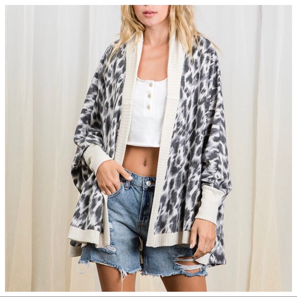 Beautiful Animal print fabric cardigan - Picture 6 of 6